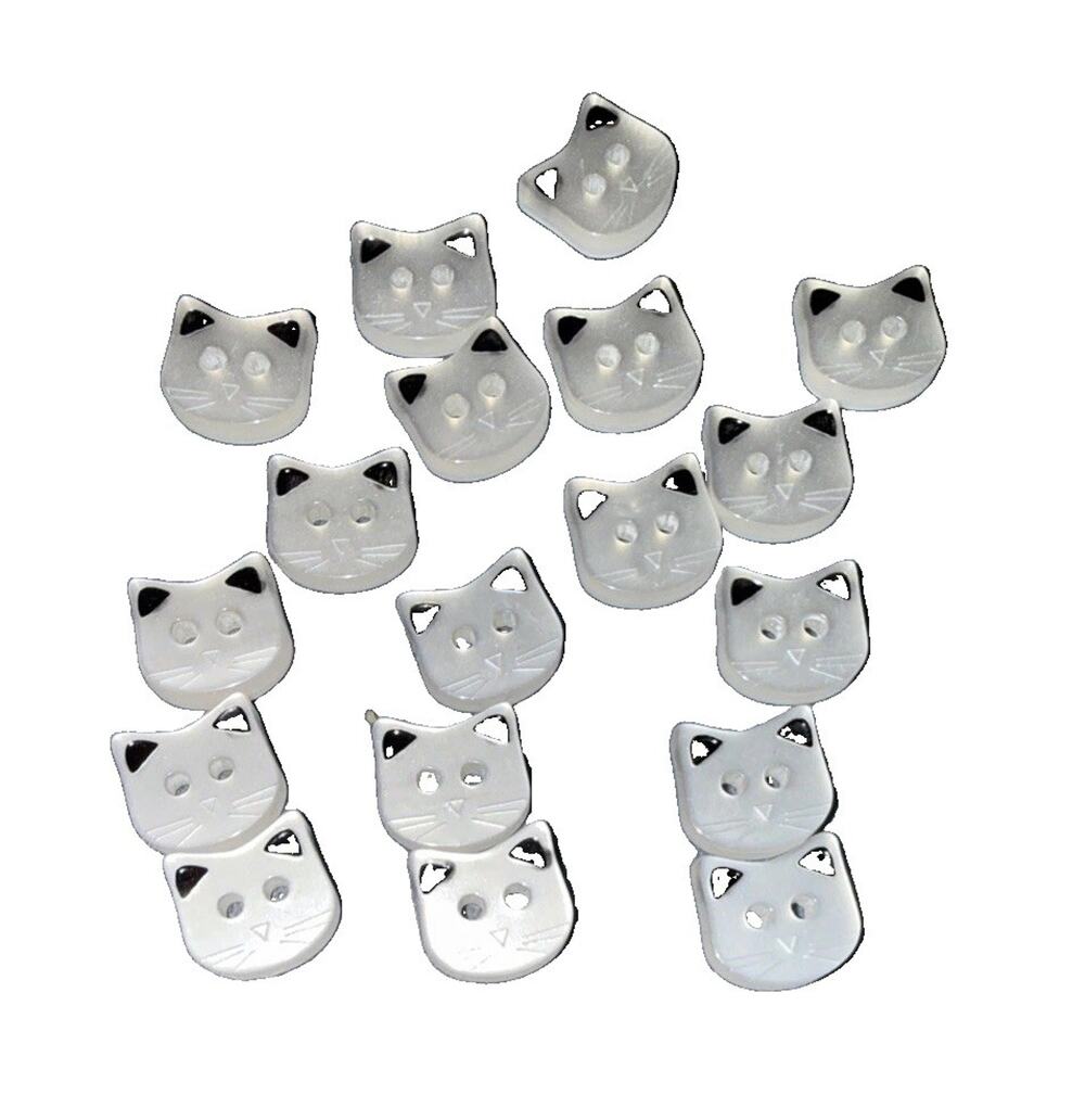NWT Set Of 18 White Pearlized Plastic Kitten Buttons ALL EARS ARE BLACK.